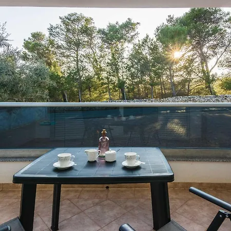 Vujeva By Interhome דירה